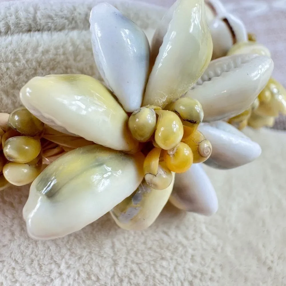 Vintage Raffia Shell Bracelet in Cream and Yellow